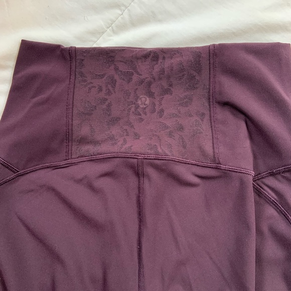 Limited edition lululemon crops - Picture 2 of 3